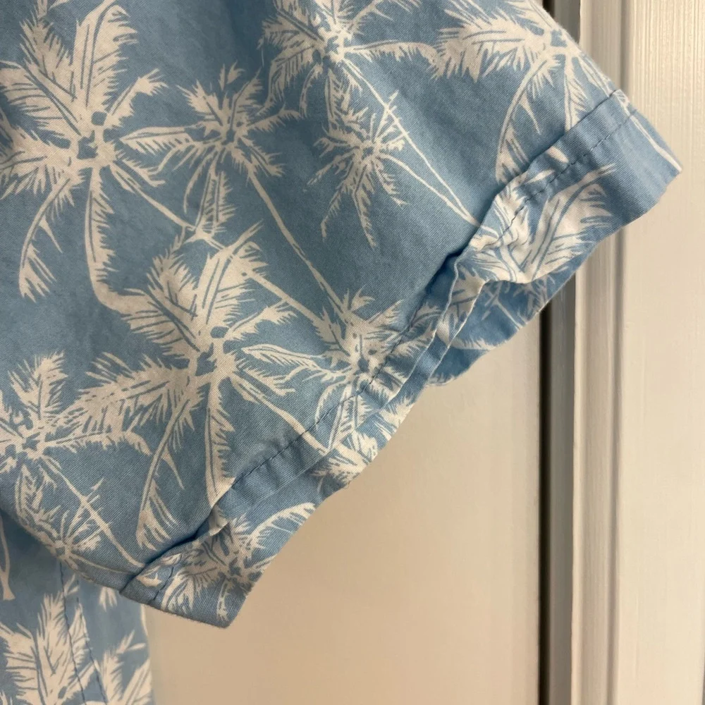 Denim & Flower Light Blue Palm Tree Print Short Sleeve Button-Down Shirt - Picture 3 of 4